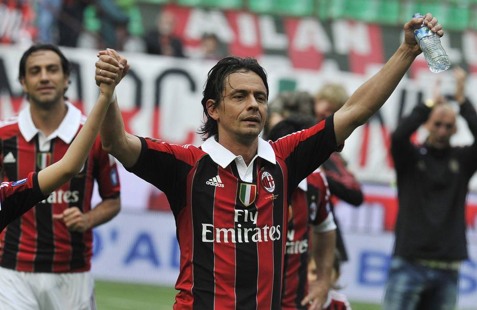 L&#39;ultima di Inzaghi da calciatore:l 13 maggio 2012 segna al Novara, qui saluta il pubblico. Reuters